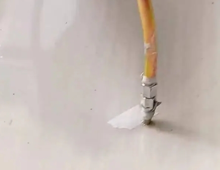 赣县瓷砖空鼓维修公司专业解答在瓷砖铺贴过程中，如果使用的砂料过粗（如全部使用了粗砂），可能会导致以下问题